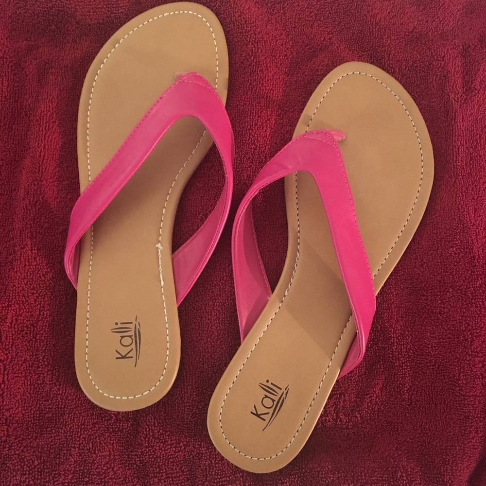 Kali flip flops size 10
